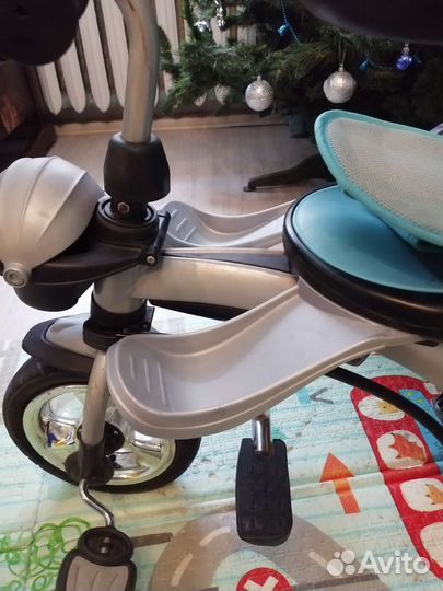 Детский велосипед с ручкой