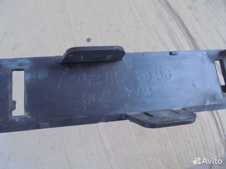 Решетка переднего бампера средняя MB W253 GLC рест