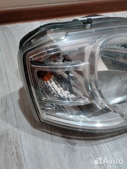 Фара на ларгус