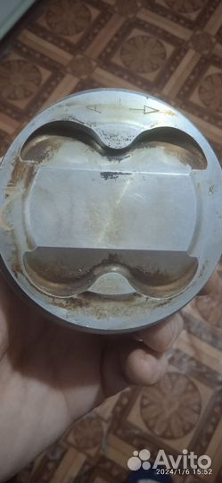 Поршня с пальцами и кольцами