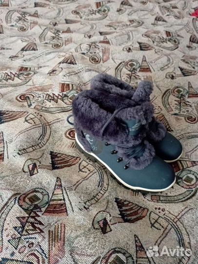 Ботинки зимние 37 р новые