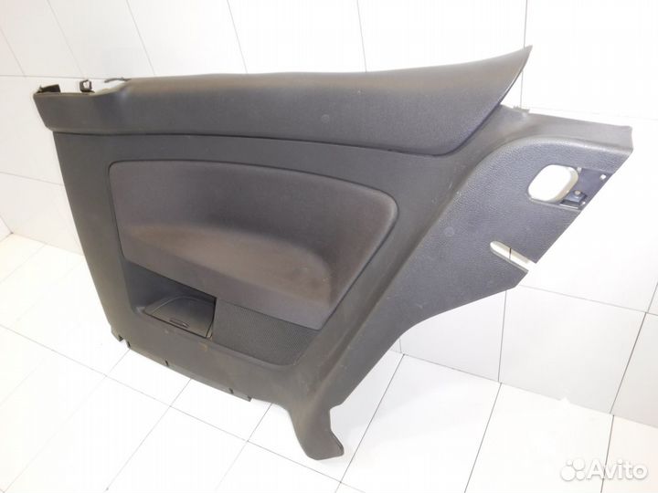 Обшивка кузова правая Volkswagen Golf 5