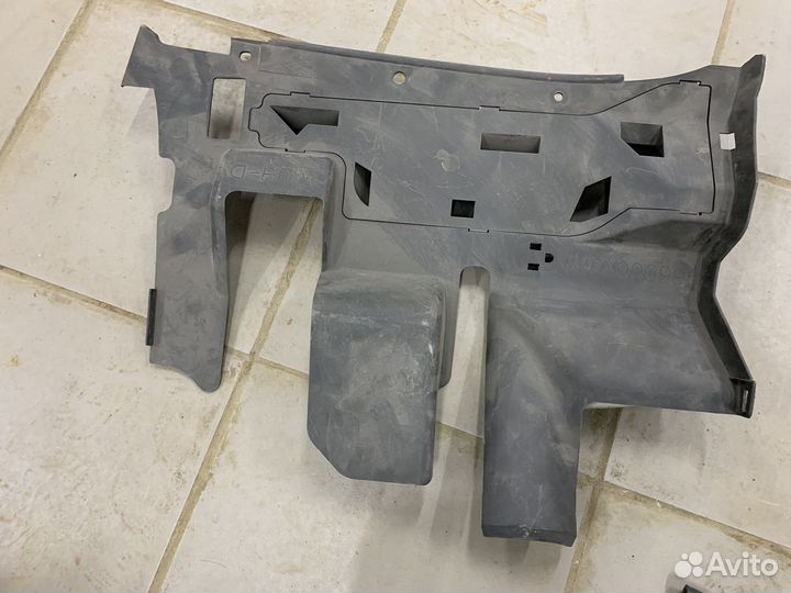 Накладка нижняя торпедо левая Subaru Tribeca B9