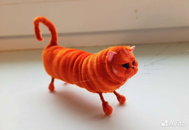 Кот-сарделька рыжий