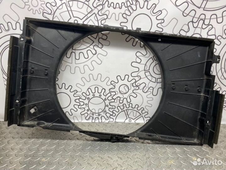 Диффузор радиатора Hyundai Starex H1 2.5 2008