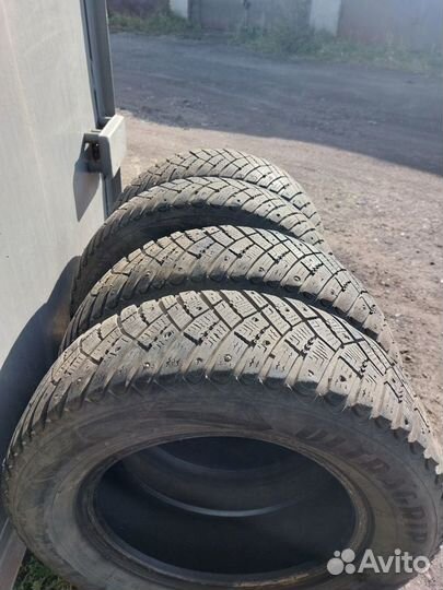 Goodyear Ultragrip Ice Arctic 185/70 R14