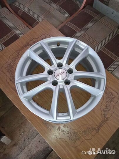 Продам 2 диска