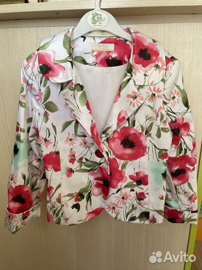 Костюм нарядный для девочки новый