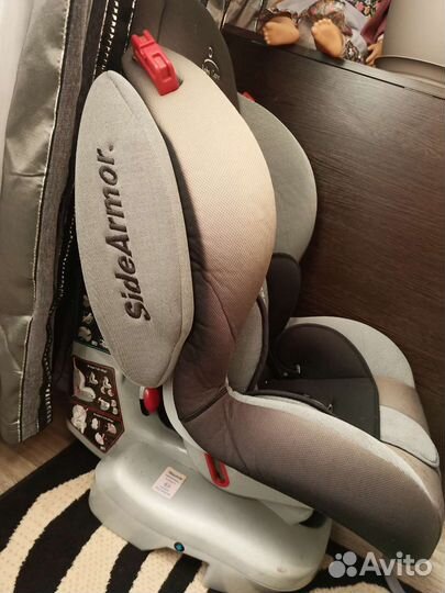 Автомобильное кресло