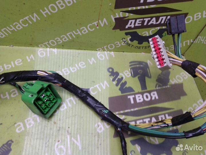 Коса двери передняя левая Ford Focus 1 USA седан