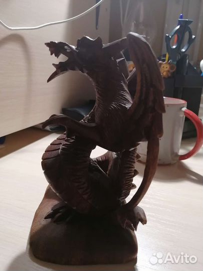 Дракон из дерева