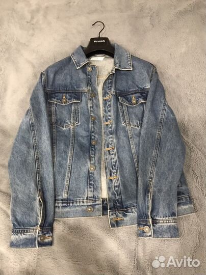 Новая куртка джинсовка bershka S