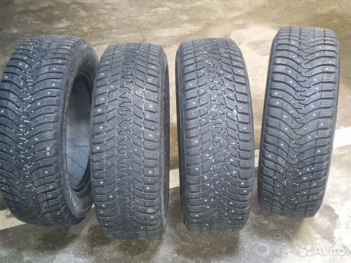 Michelin X-Ice North 3 215/65 R16