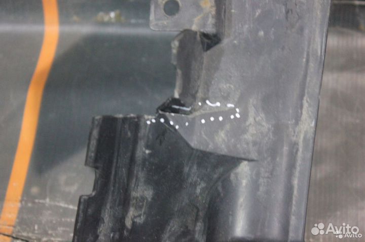 Рамка радиатора - Renault Logan 1