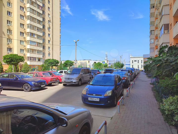 2-к. квартира, 66,4 м², 15/18 эт.