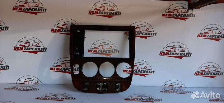 Консоль деревянная на mercedes ml163 дорест