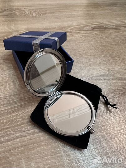 Зеркальце карманное