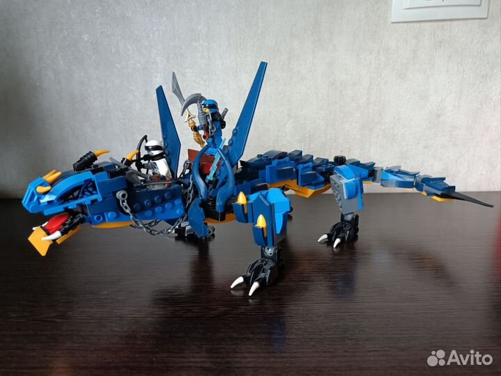 70652 lego Ninjago Hunted Stormbringer