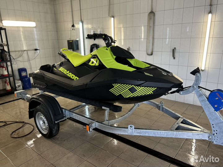 —BRP Sea-doo 2023 Spark 2up Trixx