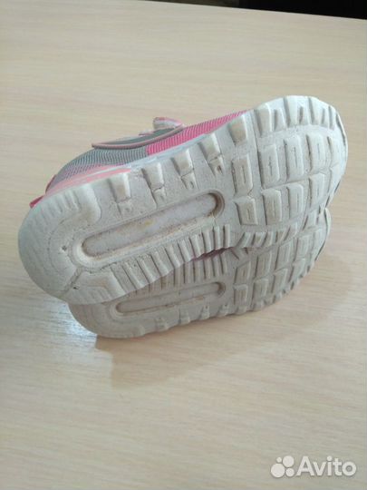 Кроссовки для девочки