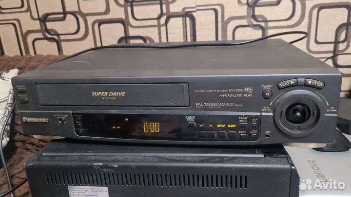 Видеомагнитофон panasonic