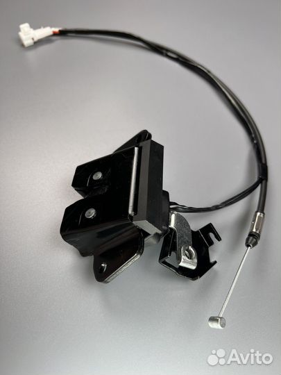 Замок двери багажника Toyota Hilux Surf VZN185