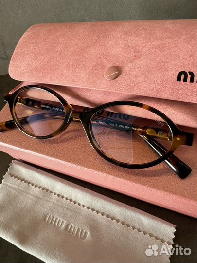 Солнцезащитные очки Miu miu