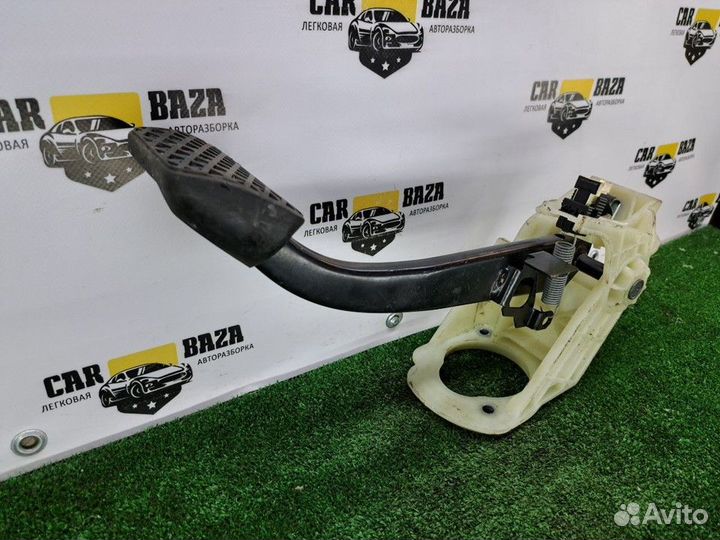 Педаль тормоза BMW 4