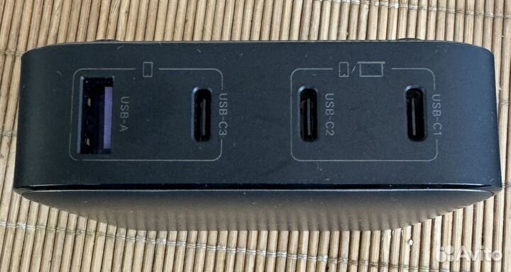 Зарядное компактное устройство Ugreen