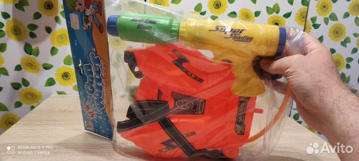 Водный пистолет. Цвета синий, желтый