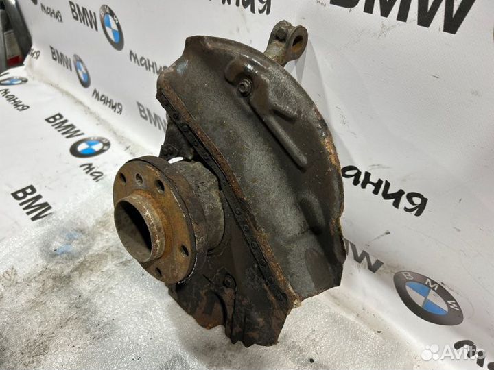 Поворотный кулак правый Bmw X5 E53 рест M57D30