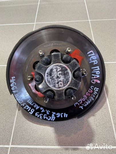 Кулак, ступица передняя правая Isuzu Bighorn 1994