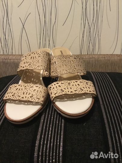 Новый босоножки