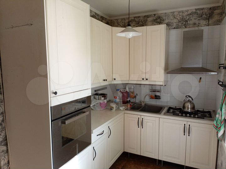 2-к. квартира, 61 м², 1/2 эт.