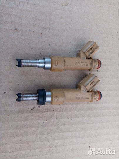 Топливная форсунка Toyota Corolla e150