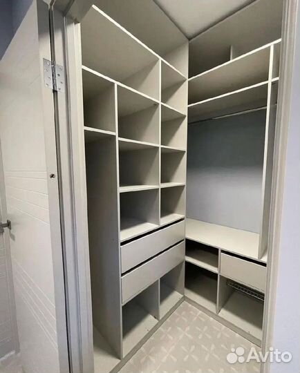 Гардеробная угловая на заказ