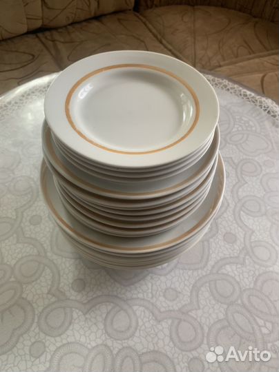 Стаканы и тарелки