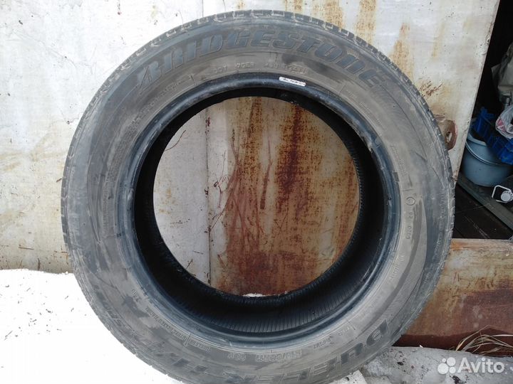 Bridgestone Dueler H/P 215/60 R17