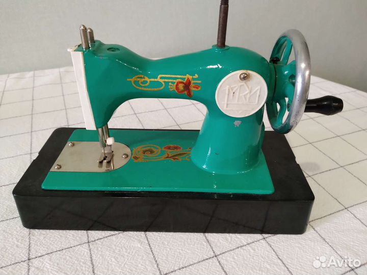 Швейная машинка детская игрушка СССР зеленая