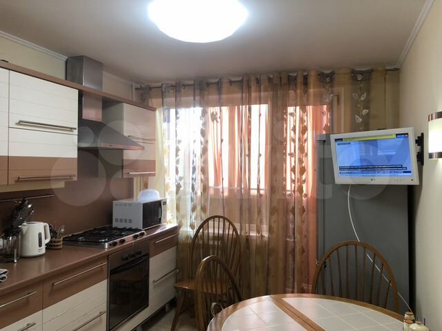 2-к. квартира, 60 м², 8/12 эт.