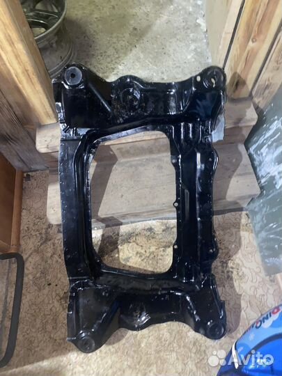 Подрамник W211 4matic