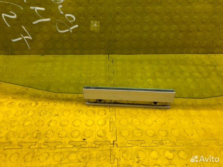 Стекло двери заднее правое Volvo S60 2009