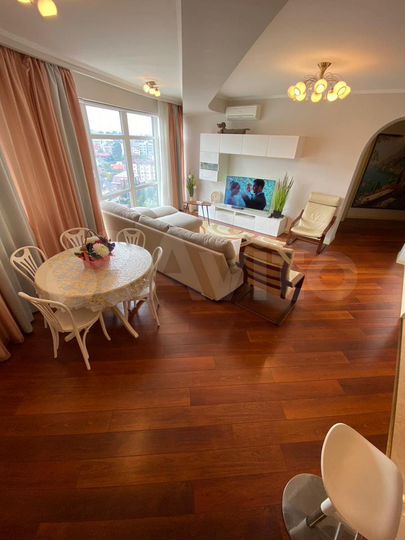 5-к. квартира, 160 м², 8/11 эт.