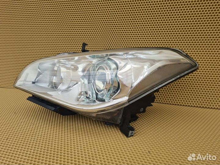 Фара передняя левая Infiniti M25 M37 Y51