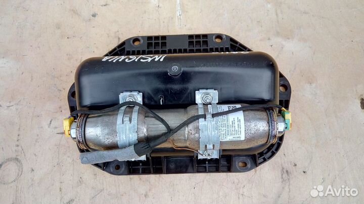 Подушка безопасности в торпедо на Опель Инсигния