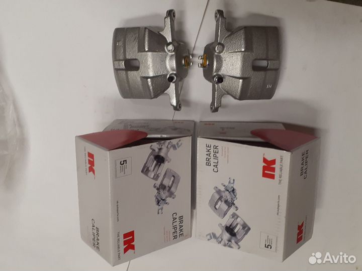 Тормозные суппорта передние на Ниссан Кашкай