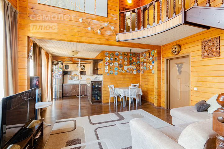 Коттедж 450 м² на участке 18 сот.