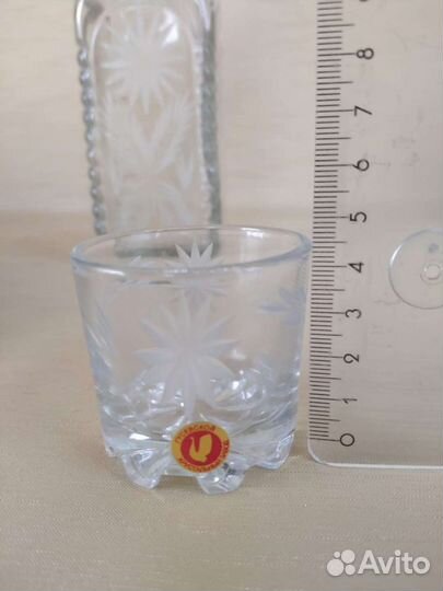 Графин со стопками