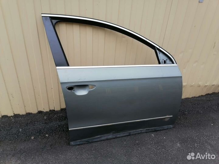 Дверь правая передняя VW Passat B6