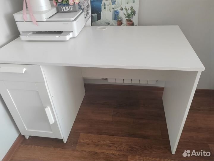 Компьютерный стол IKEA белый
